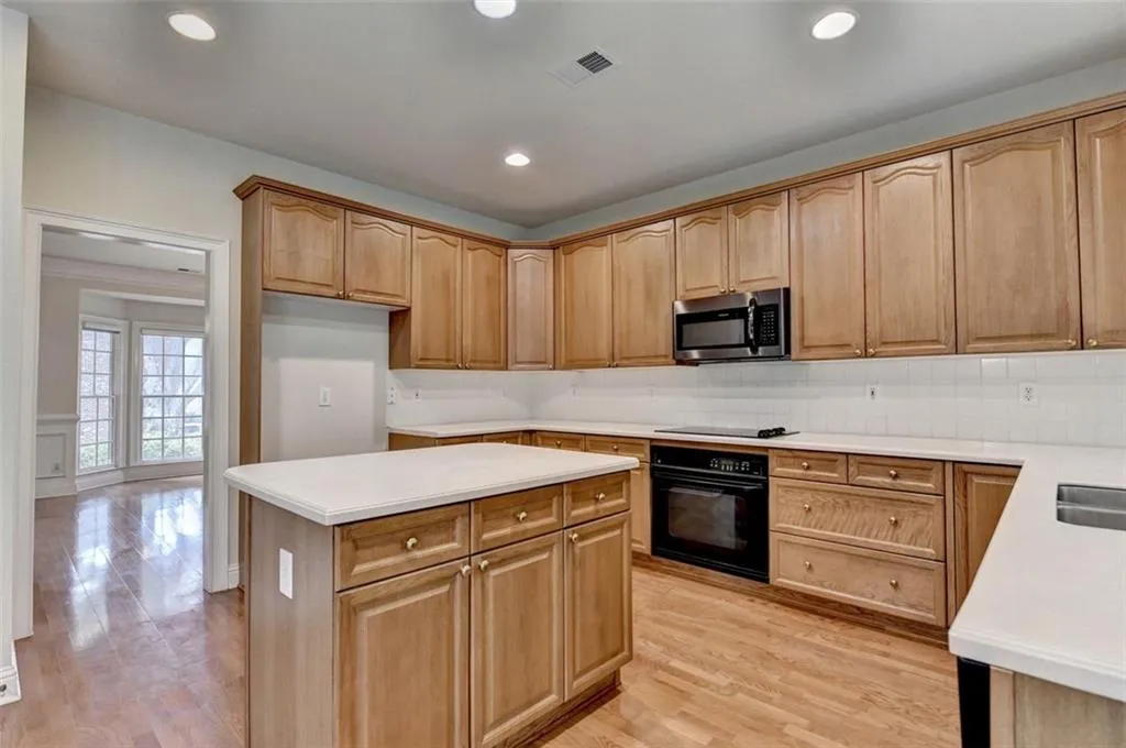 6350 Glen Oaks, Atlanta, Georgia 30328, 4 Bedrooms Bedrooms, ,4 BathroomsBathrooms,Residential,For Sale,6350 Glen Oaks,7632674