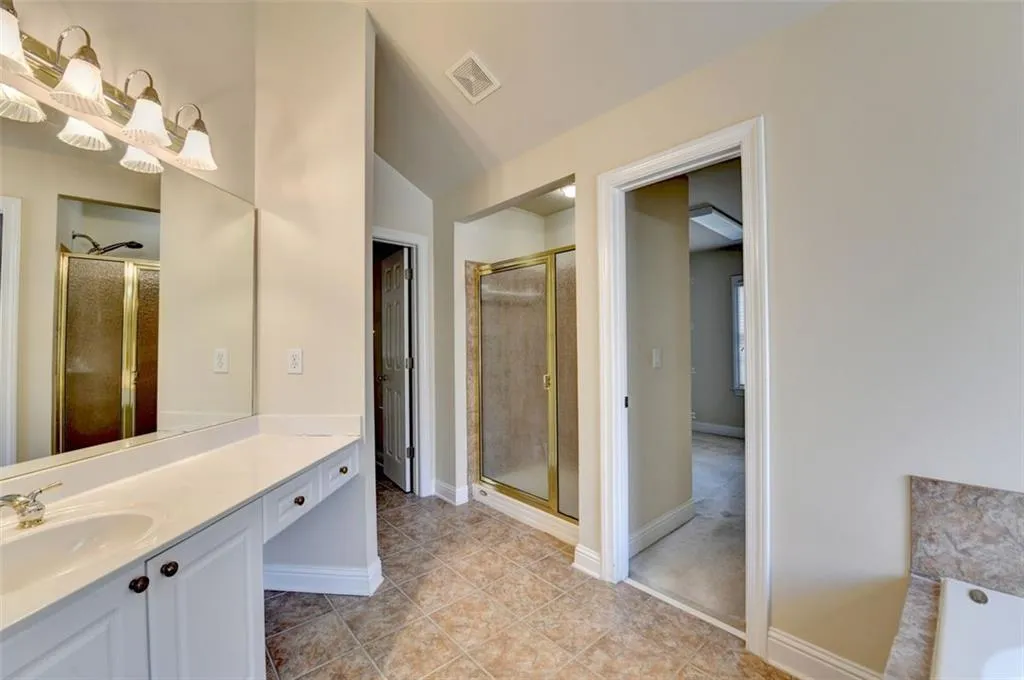 6350 Glen Oaks, Atlanta, Georgia 30328, 4 Bedrooms Bedrooms, ,4 BathroomsBathrooms,Residential,For Sale,6350 Glen Oaks,7632674