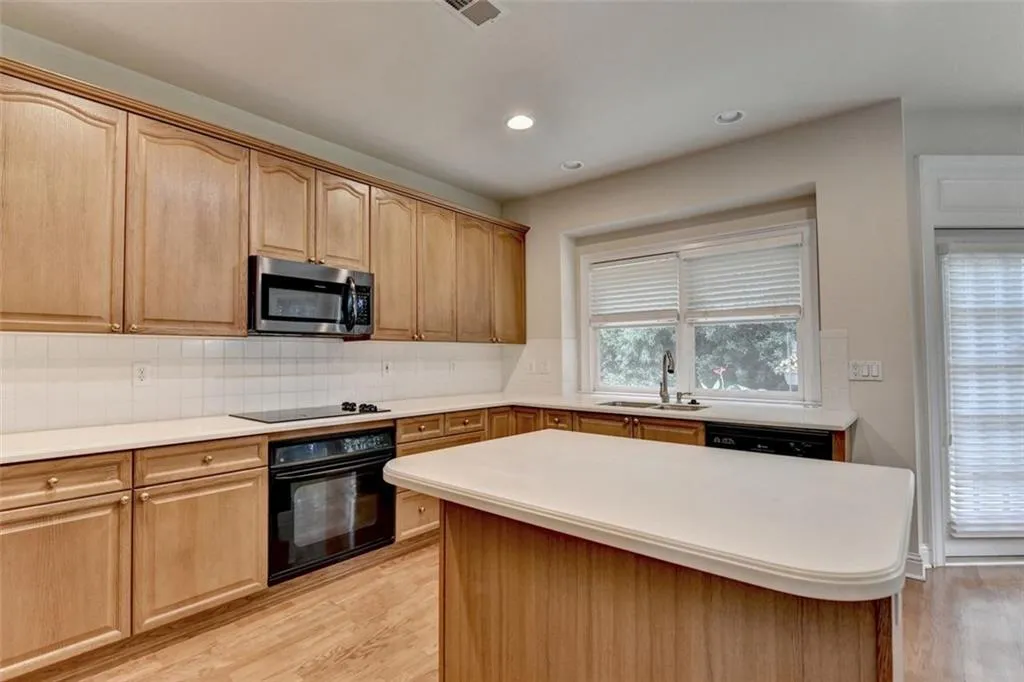 6350 Glen Oaks, Atlanta, Georgia 30328, 4 Bedrooms Bedrooms, ,4 BathroomsBathrooms,Residential,For Sale,6350 Glen Oaks,7632674