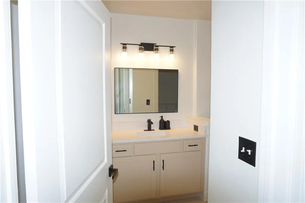 3445 Stratford Road Ne Unit 2504, Atlanta, Georgia 30326, 2 Bedrooms Bedrooms, ,2 BathroomsBathrooms,Residential,For Sale,3445 Stratford Road Ne Unit 2504,7546229