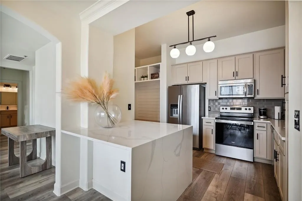 3445 Stratford Road Ne Unit 2504, Atlanta, Georgia 30326, 2 Bedrooms Bedrooms, ,2 BathroomsBathrooms,Residential,For Sale,3445 Stratford Road Ne Unit 2504,7546229