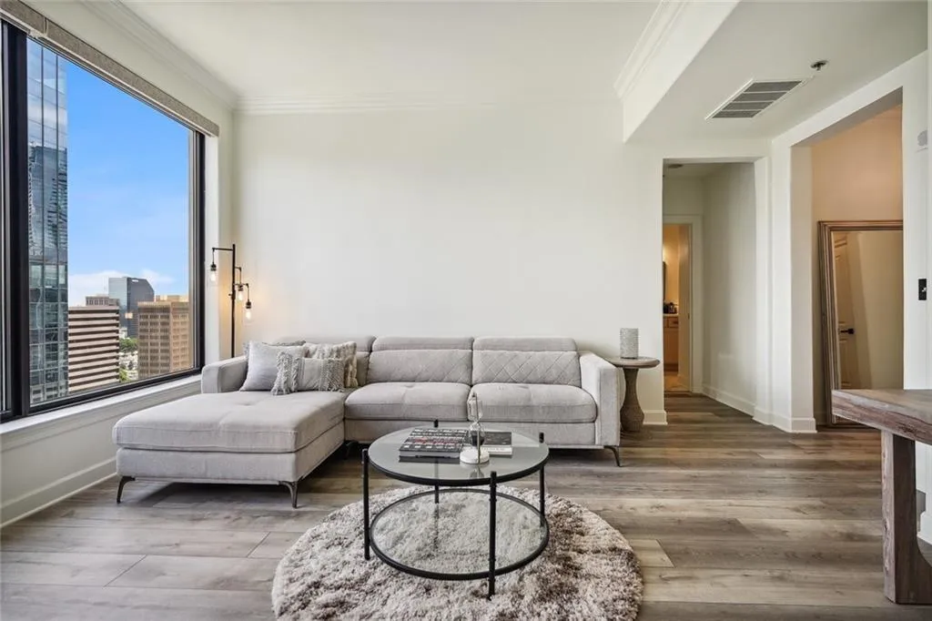 3445 Stratford Road Ne Unit 2504, Atlanta, Georgia 30326, 2 Bedrooms Bedrooms, ,2 BathroomsBathrooms,Residential,For Sale,3445 Stratford Road Ne Unit 2504,7546229