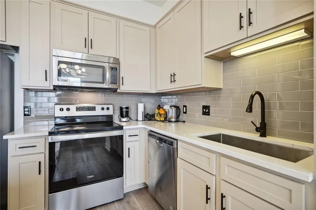3445 Stratford Road Ne Unit 2504, Atlanta, Georgia 30326, 2 Bedrooms Bedrooms, ,2 BathroomsBathrooms,Residential,For Sale,3445 Stratford Road Ne Unit 2504,7546229