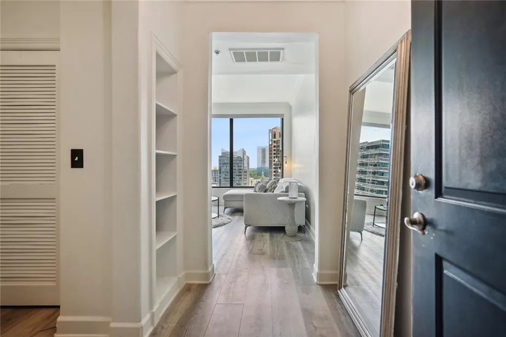 3445 Stratford Road Ne Unit 2504, Atlanta, Georgia 30326, 2 Bedrooms Bedrooms, ,2 BathroomsBathrooms,Residential,For Sale,3445 Stratford Road Ne Unit 2504,7546229