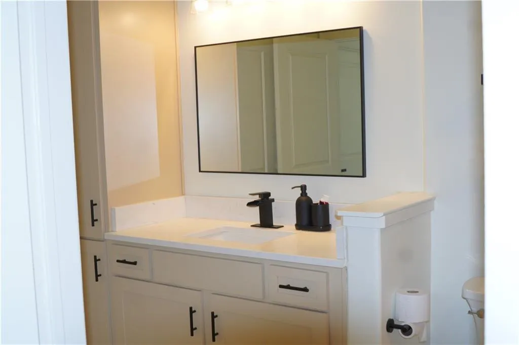 3445 Stratford Road Ne Unit 2504, Atlanta, Georgia 30326, 2 Bedrooms Bedrooms, ,2 BathroomsBathrooms,Residential,For Sale,3445 Stratford Road Ne Unit 2504,7546229