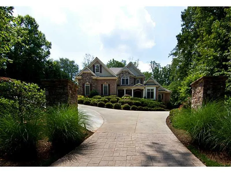 4970 Lake Forrest Drive, Atlanta, Georgia 30342, 6 Bedrooms Bedrooms, ,5 BathroomsBathrooms,Residential,Sold,4970 Lake Forrest Drive,5021603