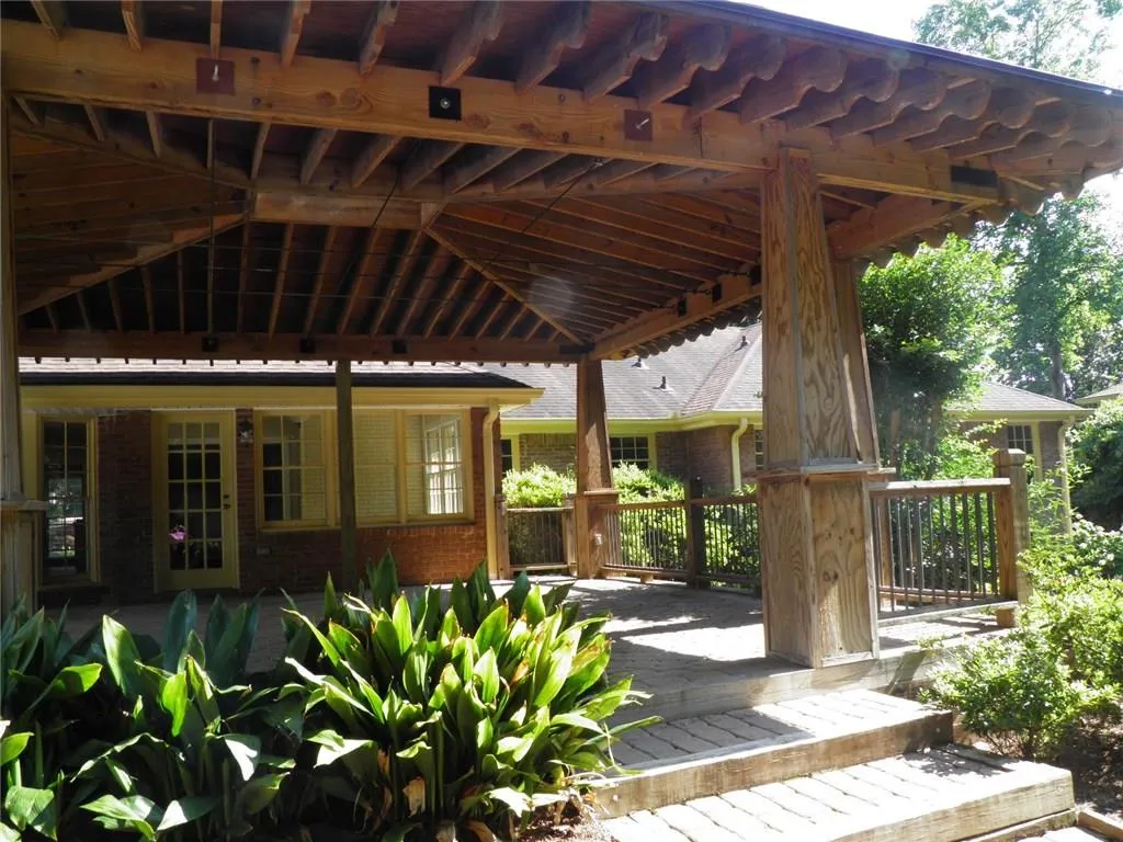 6280 Riverwood Drive, Atlanta, Georgia 30328, 4 Bedrooms Bedrooms, ,3 BathroomsBathrooms,Residential,Sold,6280 Riverwood Drive,5919873