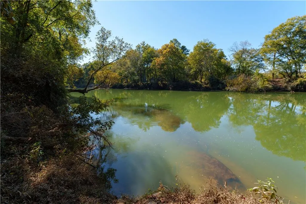 Access to Chattahoochee River-side property