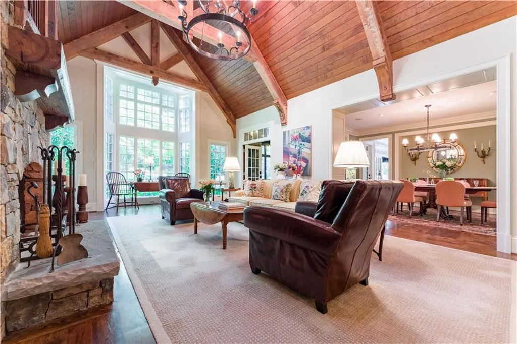 2167 W Wesley Road Nw, Atlanta, Georgia 30327, 5 Bedrooms Bedrooms, ,4 BathroomsBathrooms,Residential,For Sale,2167 W Wesley Road Nw,7655633