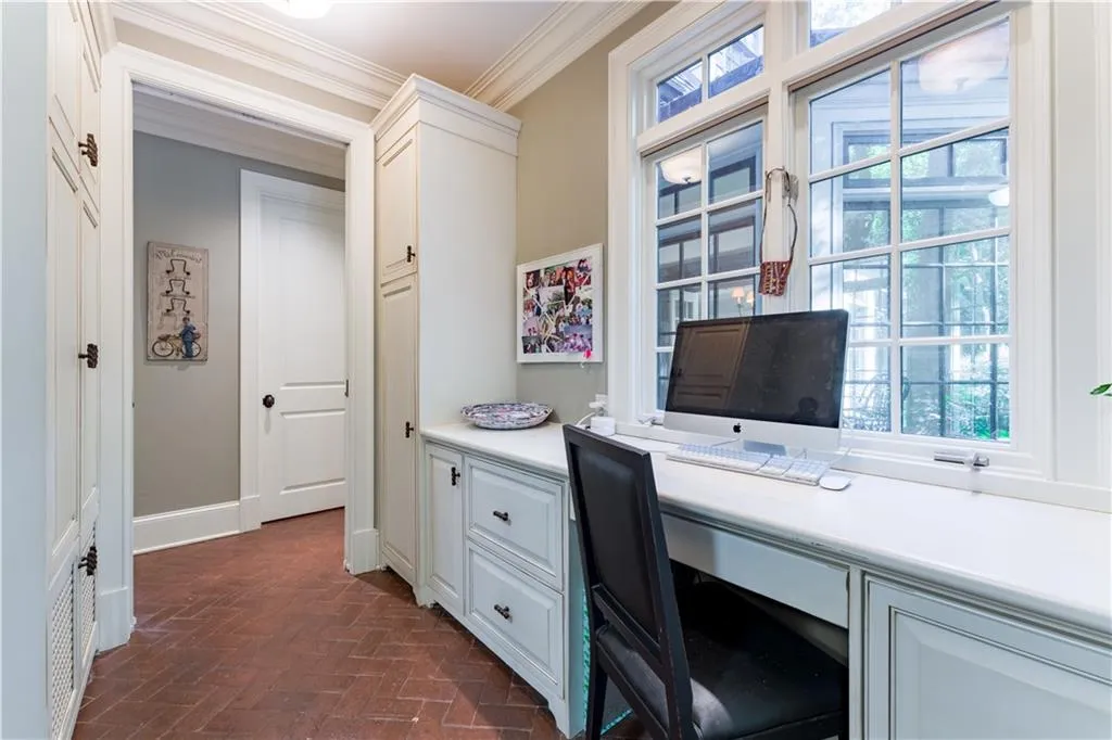 2167 W Wesley Road Nw, Atlanta, Georgia 30327, 5 Bedrooms Bedrooms, ,4 BathroomsBathrooms,Residential,For Sale,2167 W Wesley Road Nw,7655633