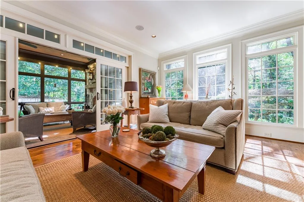 2167 W Wesley Road Nw, Atlanta, Georgia 30327, 5 Bedrooms Bedrooms, ,4 BathroomsBathrooms,Residential,For Sale,2167 W Wesley Road Nw,7655633