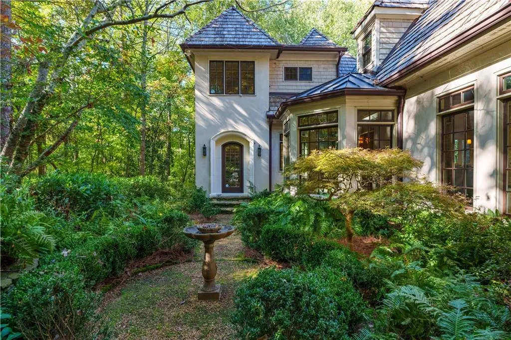 2167 W Wesley Road Nw, Atlanta, Georgia 30327, 5 Bedrooms Bedrooms, ,4 BathroomsBathrooms,Residential,For Sale,2167 W Wesley Road Nw,7655633