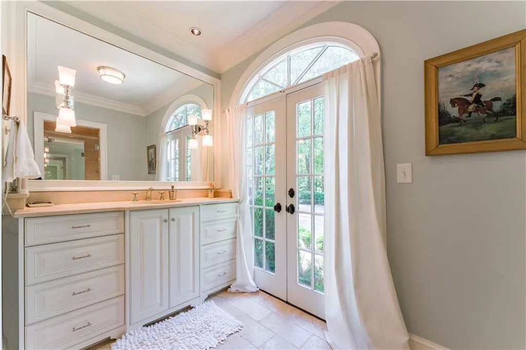 2167 W Wesley Road Nw, Atlanta, Georgia 30327, 5 Bedrooms Bedrooms, ,4 BathroomsBathrooms,Residential,For Sale,2167 W Wesley Road Nw,7655633