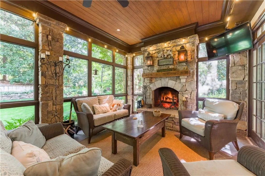 2167 W Wesley Road Nw, Atlanta, Georgia 30327, 5 Bedrooms Bedrooms, ,4 BathroomsBathrooms,Residential,For Sale,2167 W Wesley Road Nw,7655633