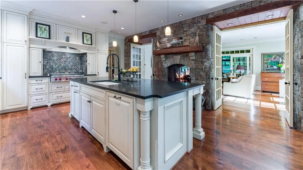 2167 W Wesley Road Nw, Atlanta, Georgia 30327, 5 Bedrooms Bedrooms, ,4 BathroomsBathrooms,Residential,For Sale,2167 W Wesley Road Nw,7655633