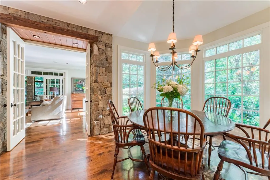 2167 W Wesley Road Nw, Atlanta, Georgia 30327, 5 Bedrooms Bedrooms, ,4 BathroomsBathrooms,Residential,For Sale,2167 W Wesley Road Nw,7655633