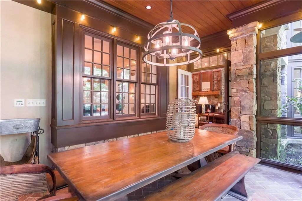 2167 W Wesley Road Nw, Atlanta, Georgia 30327, 5 Bedrooms Bedrooms, ,4 BathroomsBathrooms,Residential,For Sale,2167 W Wesley Road Nw,7655633