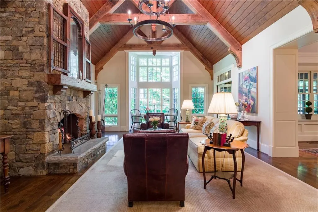 2167 W Wesley Road Nw, Atlanta, Georgia 30327, 5 Bedrooms Bedrooms, ,4 BathroomsBathrooms,Residential,For Sale,2167 W Wesley Road Nw,7655633