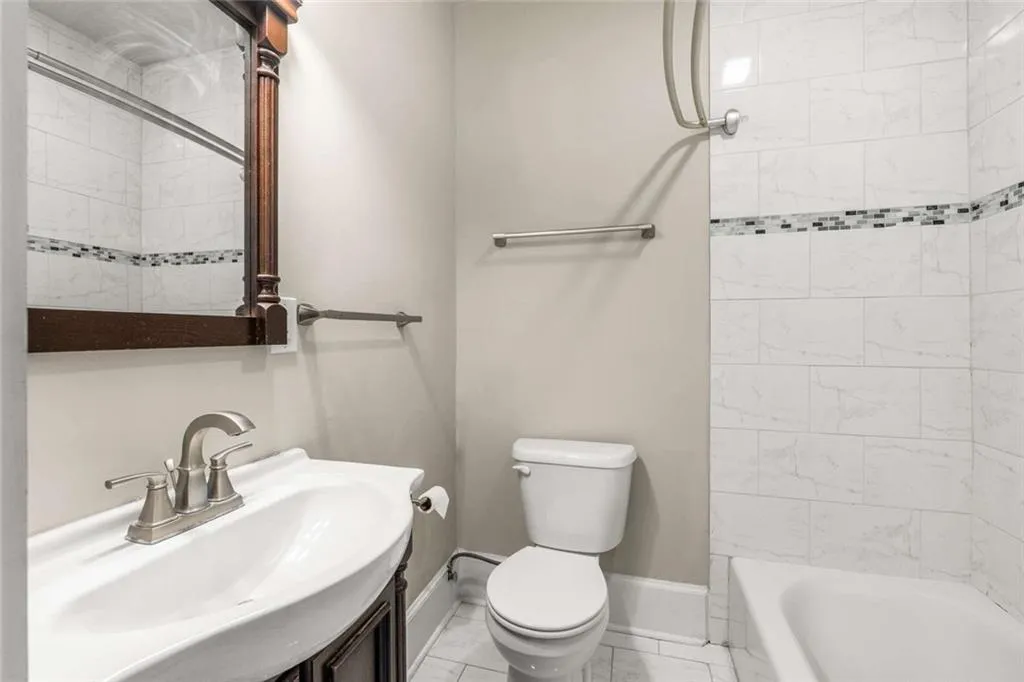 1156 Piedmont Avenue Ne Unit A4, Atlanta, Georgia 30309, 2 Bedrooms Bedrooms, ,2 BathroomsBathrooms,Residential,For Sale,1156 Piedmont Avenue Ne Unit A4,7634188
