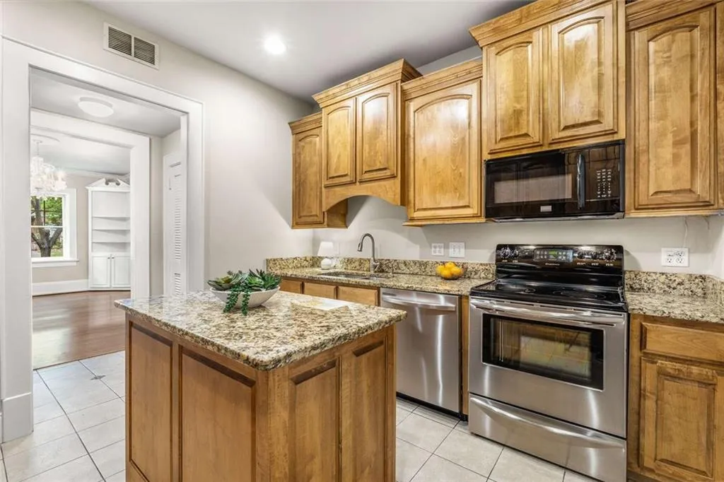 1156 Piedmont Avenue Ne Unit A4, Atlanta, Georgia 30309, 2 Bedrooms Bedrooms, ,2 BathroomsBathrooms,Residential,For Sale,1156 Piedmont Avenue Ne Unit A4,7634188