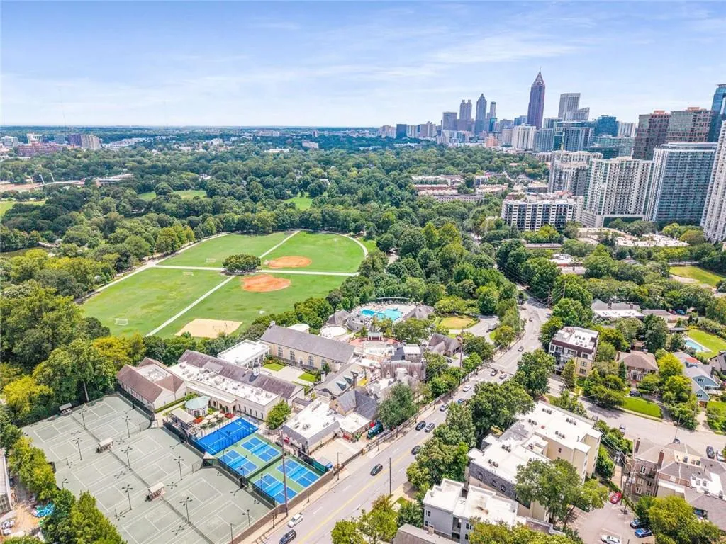 1156 Piedmont Avenue Ne Unit A4, Atlanta, Georgia 30309, 2 Bedrooms Bedrooms, ,2 BathroomsBathrooms,Residential,For Sale,1156 Piedmont Avenue Ne Unit A4,7634188