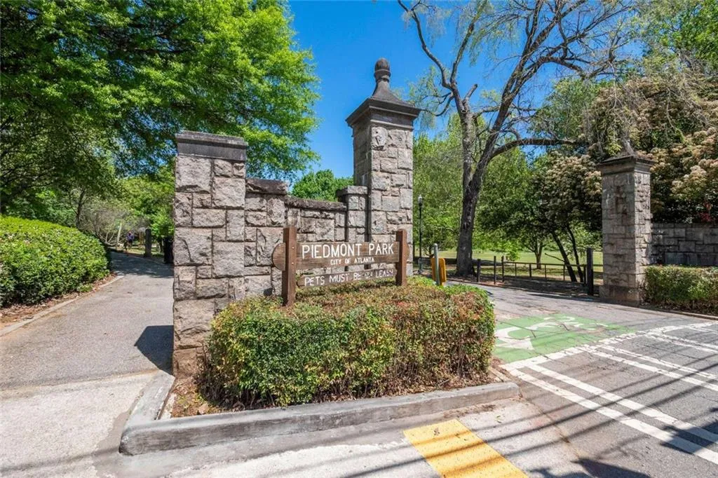 1156 Piedmont Avenue Ne Unit A4, Atlanta, Georgia 30309, 2 Bedrooms Bedrooms, ,2 BathroomsBathrooms,Residential,For Sale,1156 Piedmont Avenue Ne Unit A4,7634188