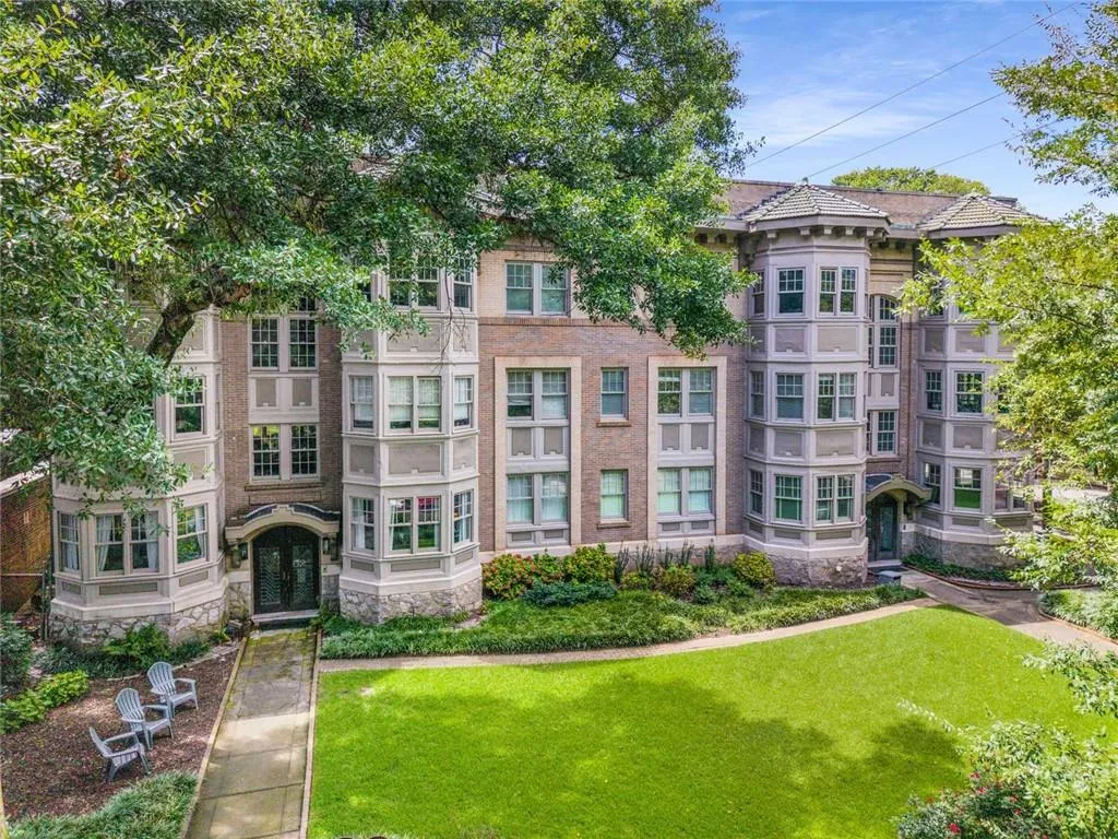 1156 Piedmont Avenue Ne Unit A4, Atlanta, Georgia 30309, 2 Bedrooms Bedrooms, ,2 BathroomsBathrooms,Residential,For Sale,1156 Piedmont Avenue Ne Unit A4,7634188