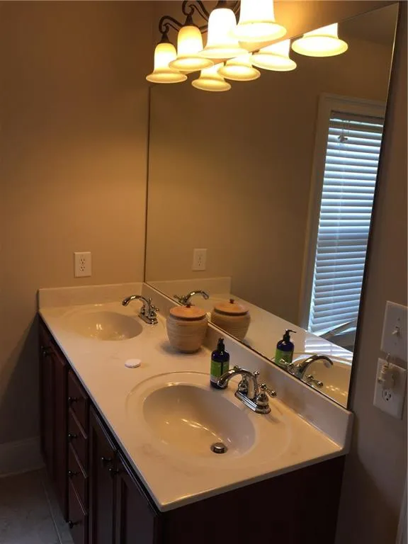 871 Perennial Drive, Atlanta, Georgia 30328, 3 Bedrooms Bedrooms, ,2 BathroomsBathrooms,Residential,Sold,871 Perennial Drive,5670242