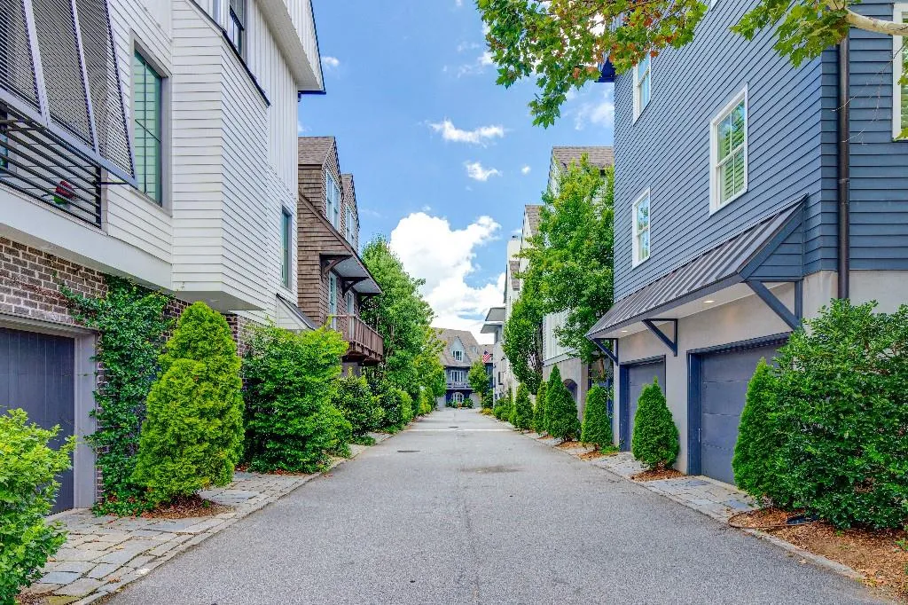 590 Bismark Road Ne, Atlanta, Georgia 30324, 3 Bedrooms Bedrooms, ,2 BathroomsBathrooms,Residential,For Sale,590 Bismark Road Ne,7623054