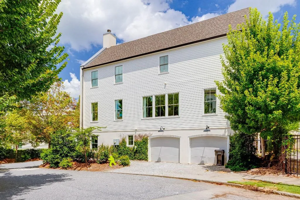 590 Bismark Road Ne, Atlanta, Georgia 30324, 3 Bedrooms Bedrooms, ,2 BathroomsBathrooms,Residential,For Sale,590 Bismark Road Ne,7623054