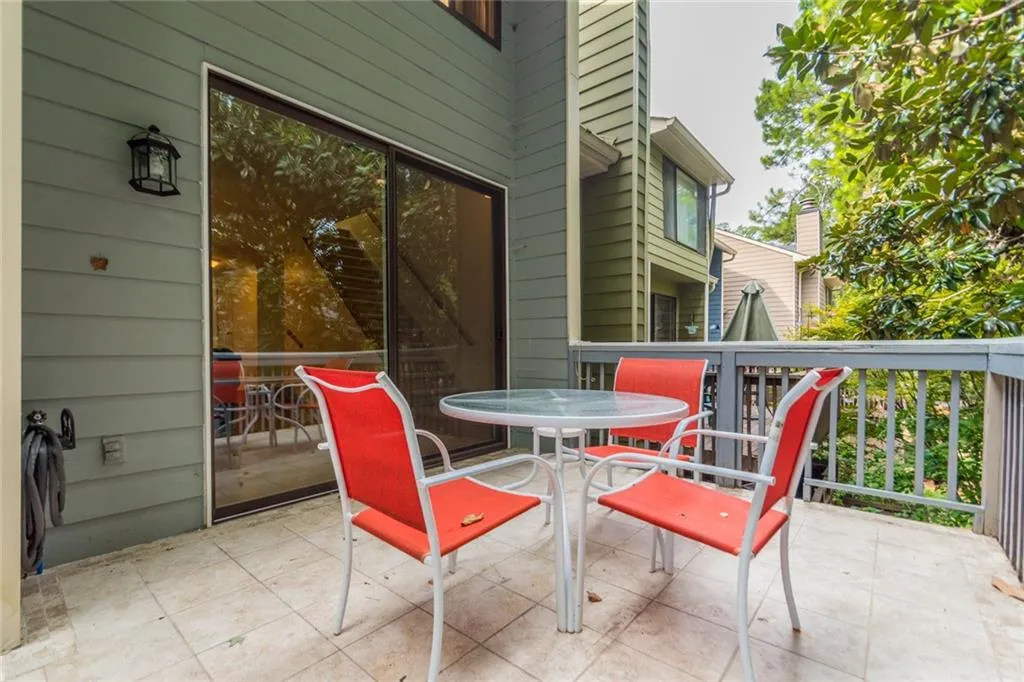74 Goldrush Circle, Sandy Springs, Georgia 30328, 3 Bedrooms Bedrooms, ,3 BathroomsBathrooms,Residential,Sold,74 Goldrush Circle,6605278