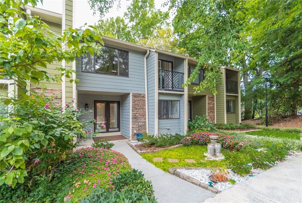 74 Goldrush Circle, Sandy Springs, Georgia 30328, 3 Bedrooms Bedrooms, ,3 BathroomsBathrooms,Residential,Sold,74 Goldrush Circle,6605278