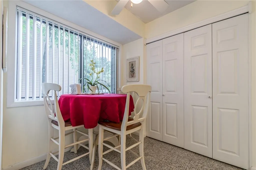74 Goldrush Circle, Sandy Springs, Georgia 30328, 3 Bedrooms Bedrooms, ,3 BathroomsBathrooms,Residential,Sold,74 Goldrush Circle,6605278