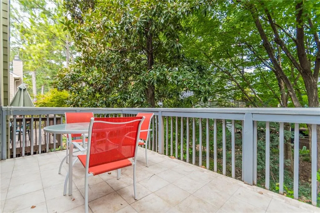 74 Goldrush Circle, Sandy Springs, Georgia 30328, 3 Bedrooms Bedrooms, ,3 BathroomsBathrooms,Residential,Sold,74 Goldrush Circle,6605278