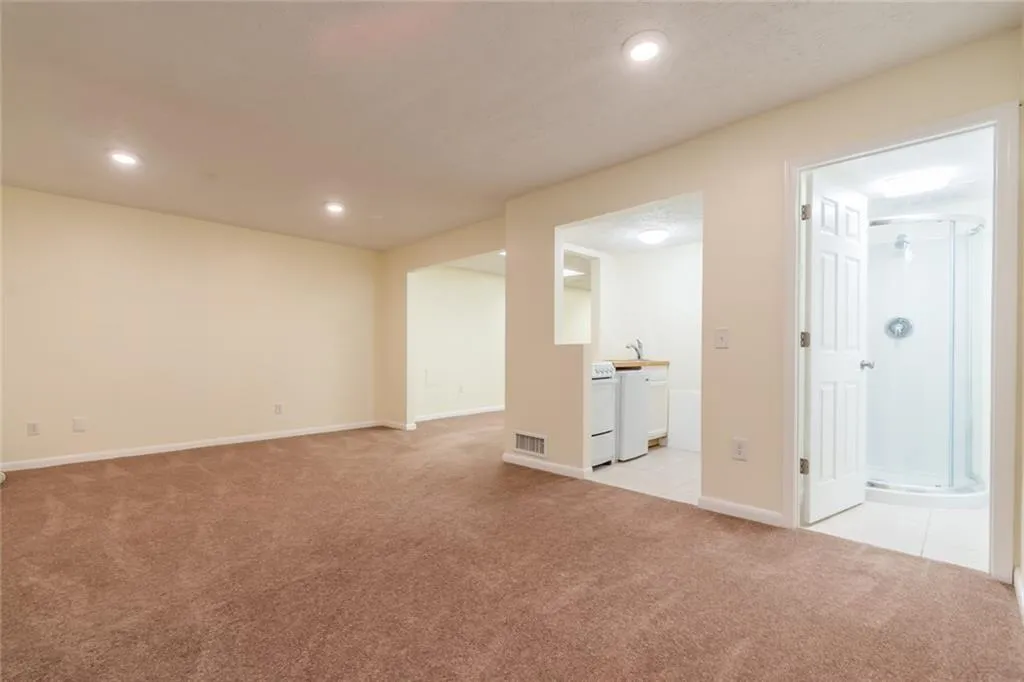 74 Goldrush Circle, Sandy Springs, Georgia 30328, 3 Bedrooms Bedrooms, ,3 BathroomsBathrooms,Residential,Sold,74 Goldrush Circle,6605278
