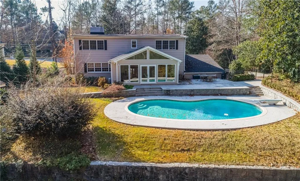 5245 Kenbrook Way, Sandy Springs, Georgia 30327, 4 Bedrooms Bedrooms, ,3 BathroomsBathrooms,Residential,Sold,5245 Kenbrook Way,5943699