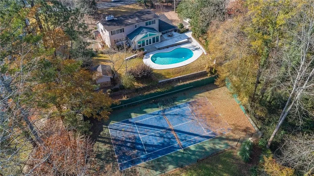 5245 Kenbrook Way, Sandy Springs, Georgia 30327, 4 Bedrooms Bedrooms, ,3 BathroomsBathrooms,Residential,Sold,5245 Kenbrook Way,5943699