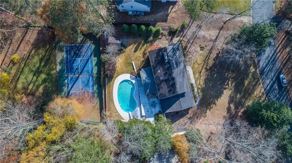 5245 Kenbrook Way, Sandy Springs, Georgia 30327, 4 Bedrooms Bedrooms, ,3 BathroomsBathrooms,Residential,Sold,5245 Kenbrook Way,5943699