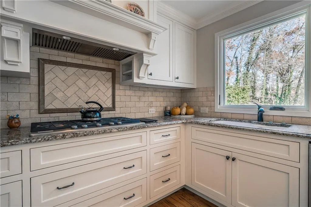 5245 Kenbrook Way, Sandy Springs, Georgia 30327, 4 Bedrooms Bedrooms, ,3 BathroomsBathrooms,Residential,Sold,5245 Kenbrook Way,5943699