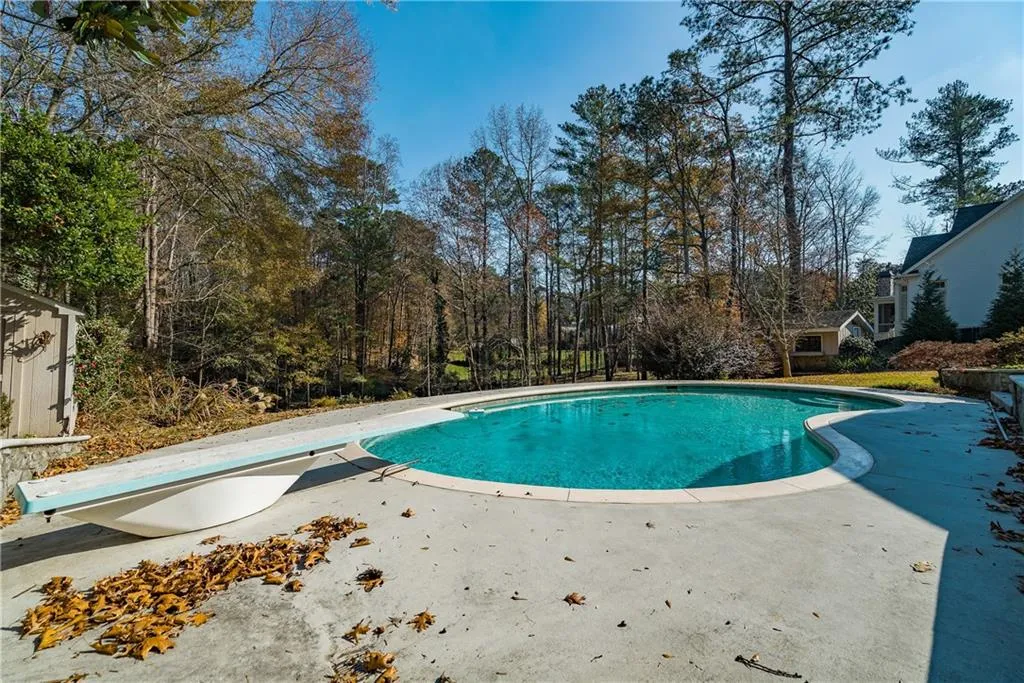 5245 Kenbrook Way, Sandy Springs, Georgia 30327, 4 Bedrooms Bedrooms, ,3 BathroomsBathrooms,Residential,Sold,5245 Kenbrook Way,5943699