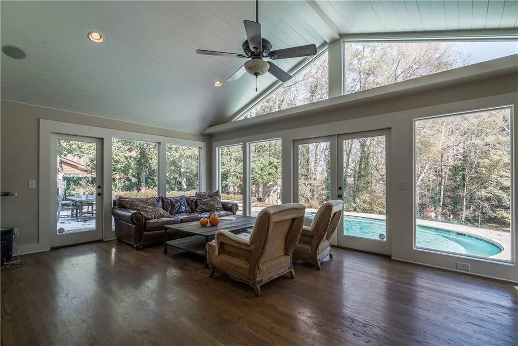 5245 Kenbrook Way, Sandy Springs, Georgia 30327, 4 Bedrooms Bedrooms, ,3 BathroomsBathrooms,Residential,Sold,5245 Kenbrook Way,5943699