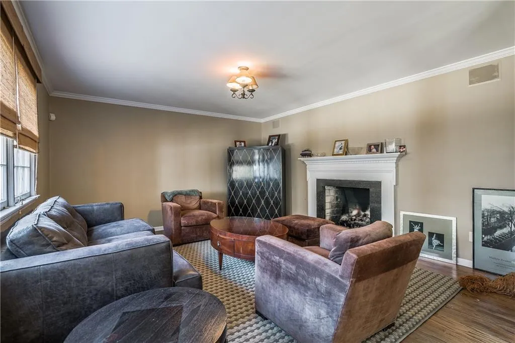 5245 Kenbrook Way, Sandy Springs, Georgia 30327, 4 Bedrooms Bedrooms, ,3 BathroomsBathrooms,Residential,Sold,5245 Kenbrook Way,5943699