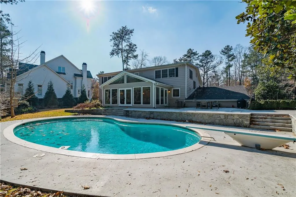 5245 Kenbrook Way, Sandy Springs, Georgia 30327, 4 Bedrooms Bedrooms, ,3 BathroomsBathrooms,Residential,Sold,5245 Kenbrook Way,5943699