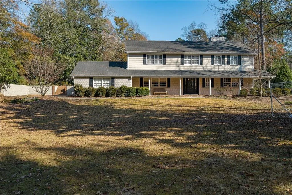 5245 Kenbrook Way, Sandy Springs, Georgia 30327, 4 Bedrooms Bedrooms, ,3 BathroomsBathrooms,Residential,Sold,5245 Kenbrook Way,5943699