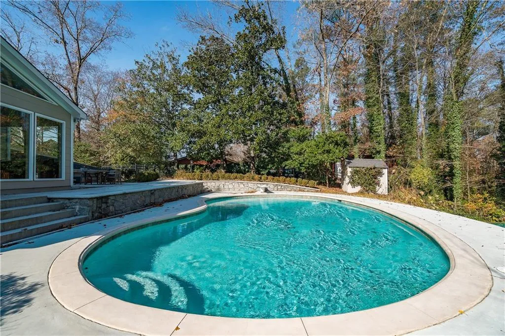 5245 Kenbrook Way, Sandy Springs, Georgia 30327, 4 Bedrooms Bedrooms, ,3 BathroomsBathrooms,Residential,Sold,5245 Kenbrook Way,5943699