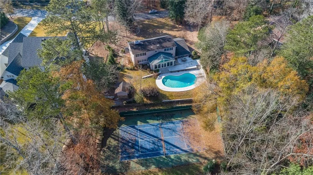 5245 Kenbrook Way, Sandy Springs, Georgia 30327, 4 Bedrooms Bedrooms, ,3 BathroomsBathrooms,Residential,Sold,5245 Kenbrook Way,5943699