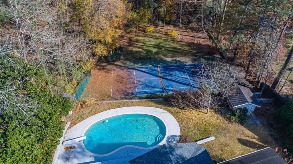 5245 Kenbrook Way, Sandy Springs, Georgia 30327, 4 Bedrooms Bedrooms, ,3 BathroomsBathrooms,Residential,Sold,5245 Kenbrook Way,5943699