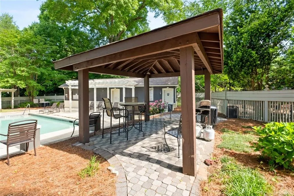 6900 Roswell Road Unit F12, Atlanta, Georgia 30328, 2 Bedrooms Bedrooms, ,2 BathroomsBathrooms,Residential,Sold,6900 Roswell Road Unit F12,7042771