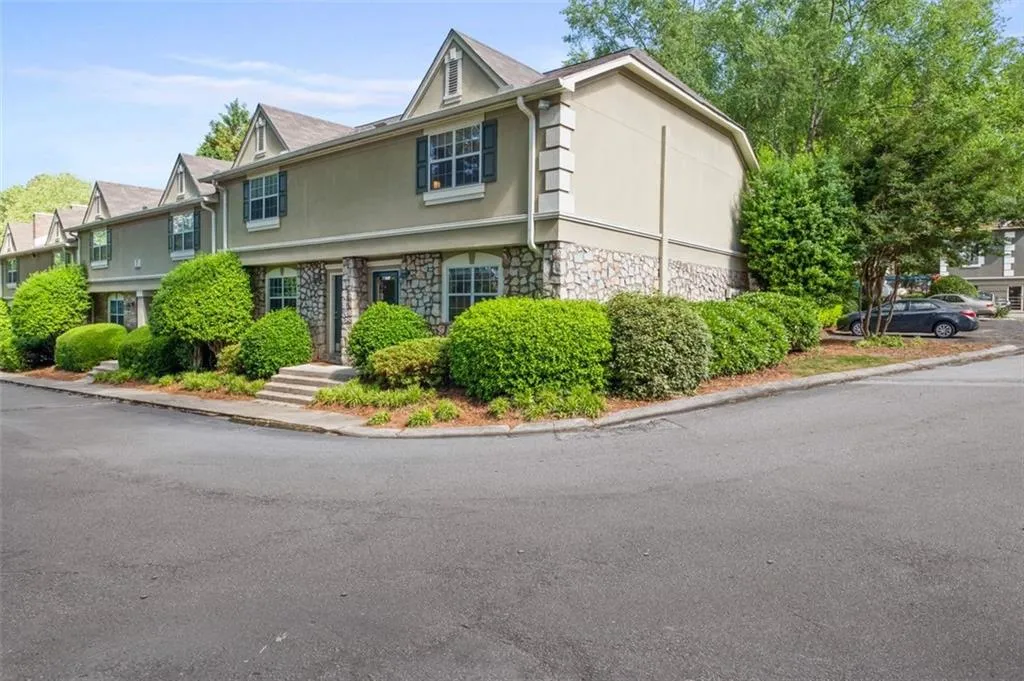 6900 Roswell Road Unit F12, Atlanta, Georgia 30328, 2 Bedrooms Bedrooms, ,2 BathroomsBathrooms,Residential,Sold,6900 Roswell Road Unit F12,7042771