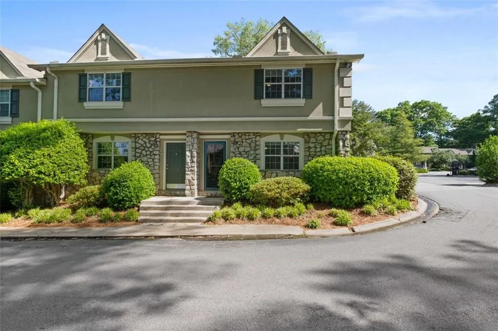 6900 Roswell Road Unit F12, Atlanta, Georgia 30328, 2 Bedrooms Bedrooms, ,2 BathroomsBathrooms,Residential,Sold,6900 Roswell Road Unit F12,7042771